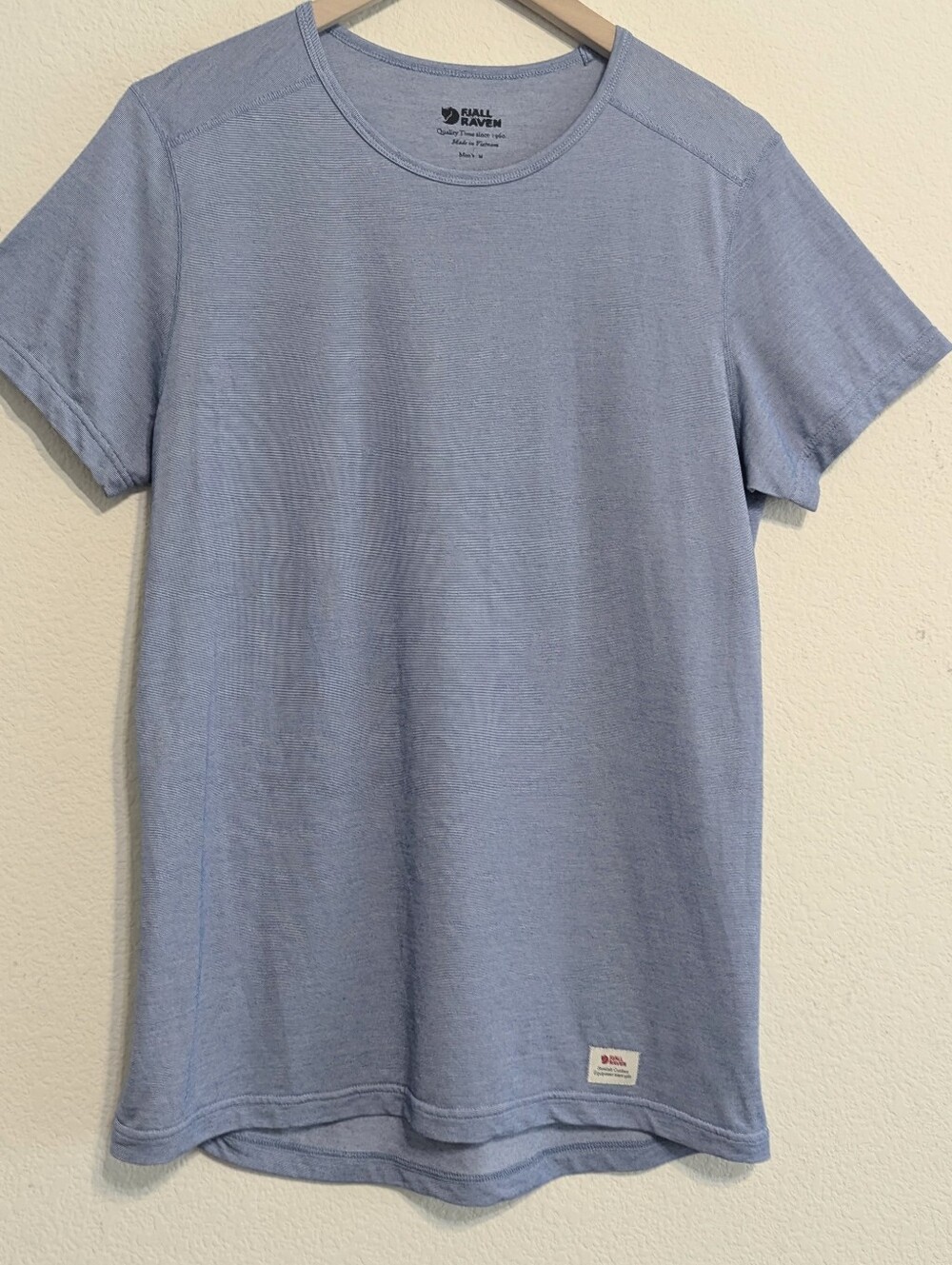 Fjallraven Abisko Shade T-Shirt Short Sleeve Men's Medium Blue Micro Stripe EUC
